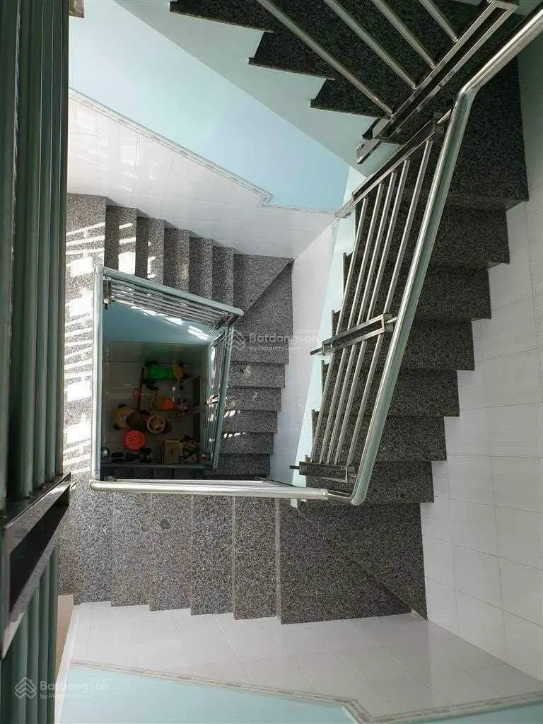 Bán Nhà 1 trệt 2 lầu + sân thượng trồng rau MT KDBB đường Dương Công Khi, gần Ngã 3 Giồng Hóc Môn