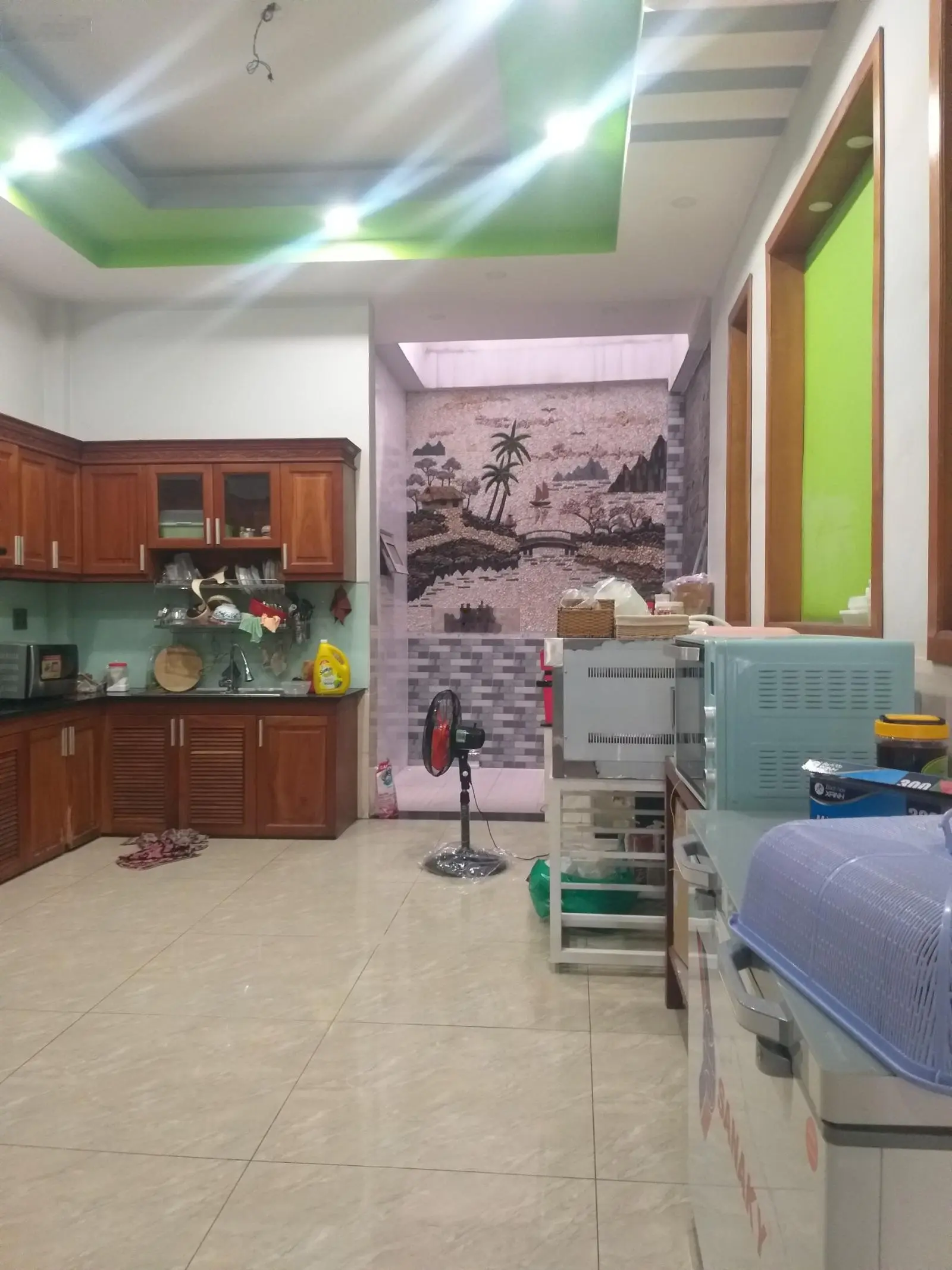 MT kinh doanh nhà mới Hai Bà Trưng Dĩ An DT 121m2 4 tầng 5PN giá 11.2 tỷ (TL), alo Tiền 0908 993 ***