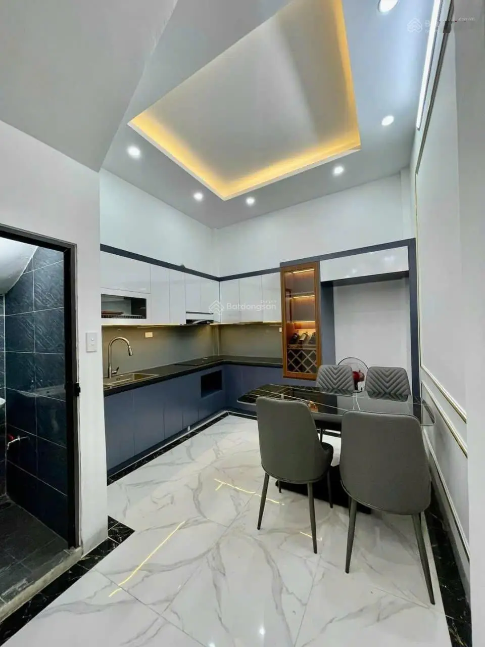 Giảm chào 300tr! Nhà phố Cầu Giấy, lô góc, ngõ thông, gần phố, gần ô tô 44m2*5T
