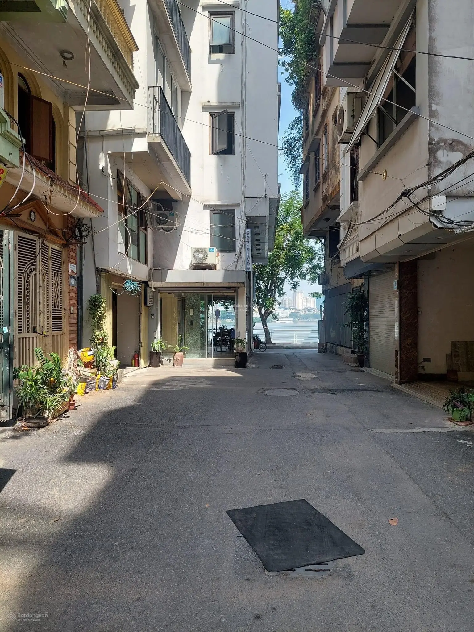 Siêu phẩm, bán nhà phố Trích Sài 46m2, 6 Tầng phân lô, kinh doanh, ô tô dừng đỗ, sát hồ. 16 tỷ hơn