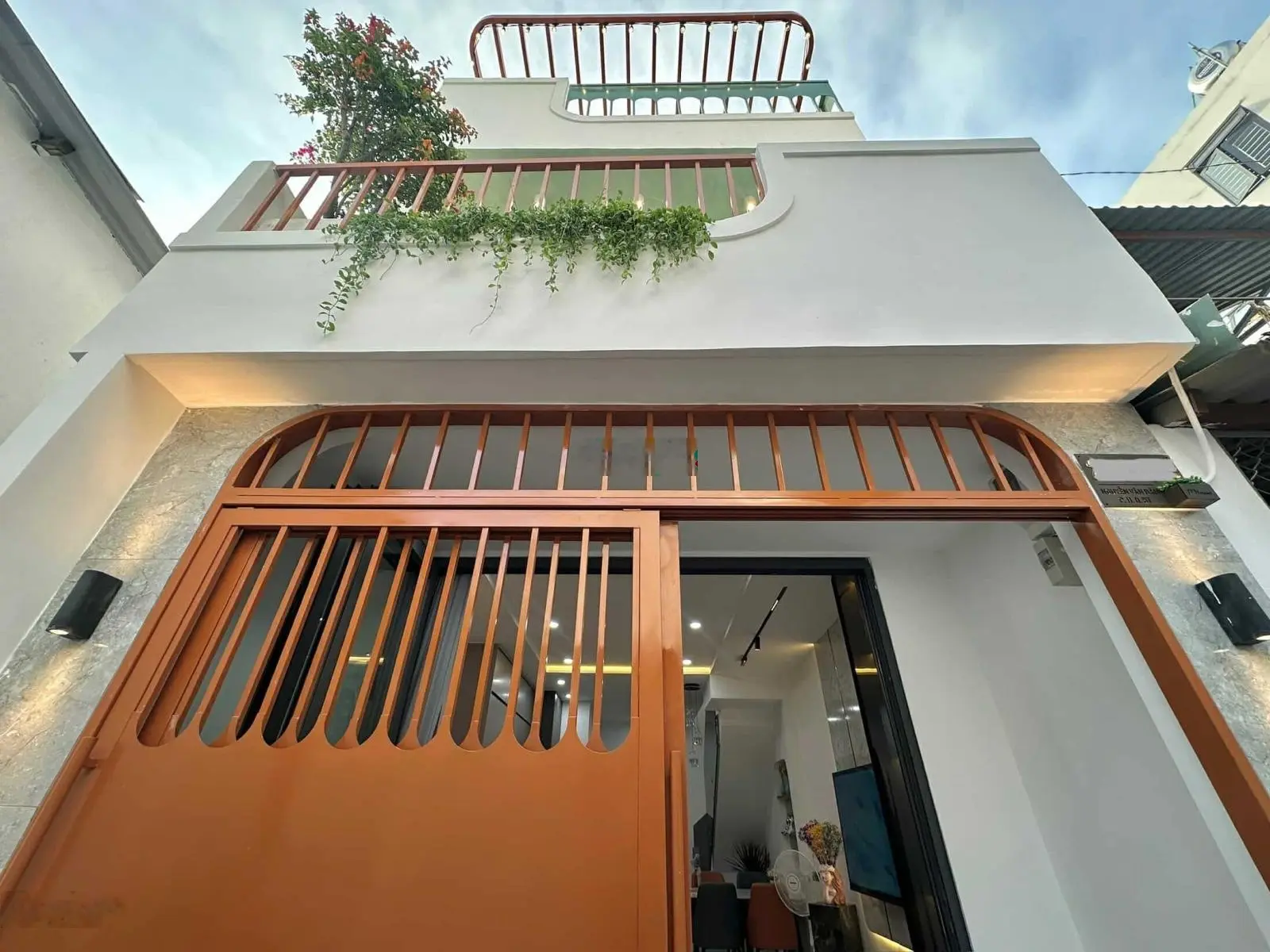 Hẻm xe hơi tới cửa, một sẹc, Phan Xích Long, 7,5 tỷ, 40m2, Nhà mới, Đầy đủ nội thất