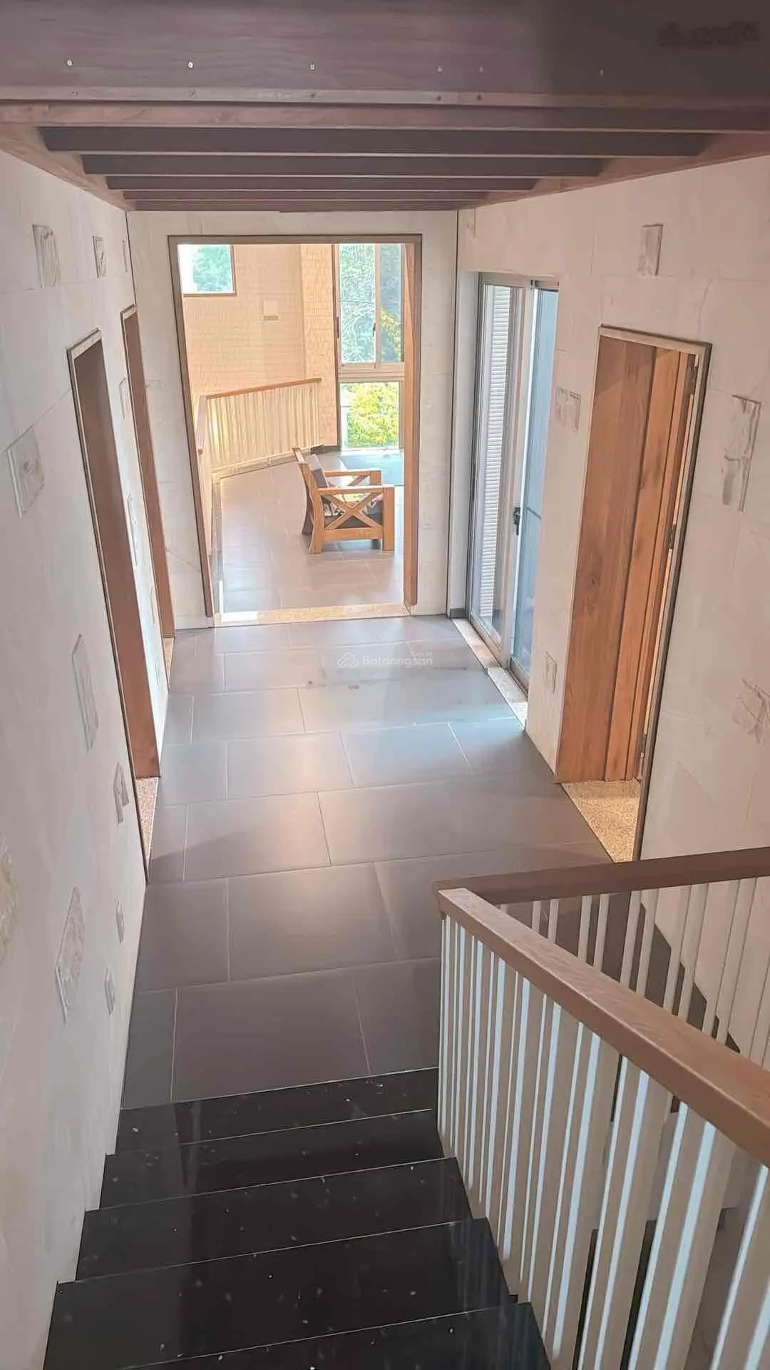 Bán Biệt thự lô góc 800m2- đối diện trường quốc tế Singapore- Ven sông Cổ Cò. Hồ bơi
