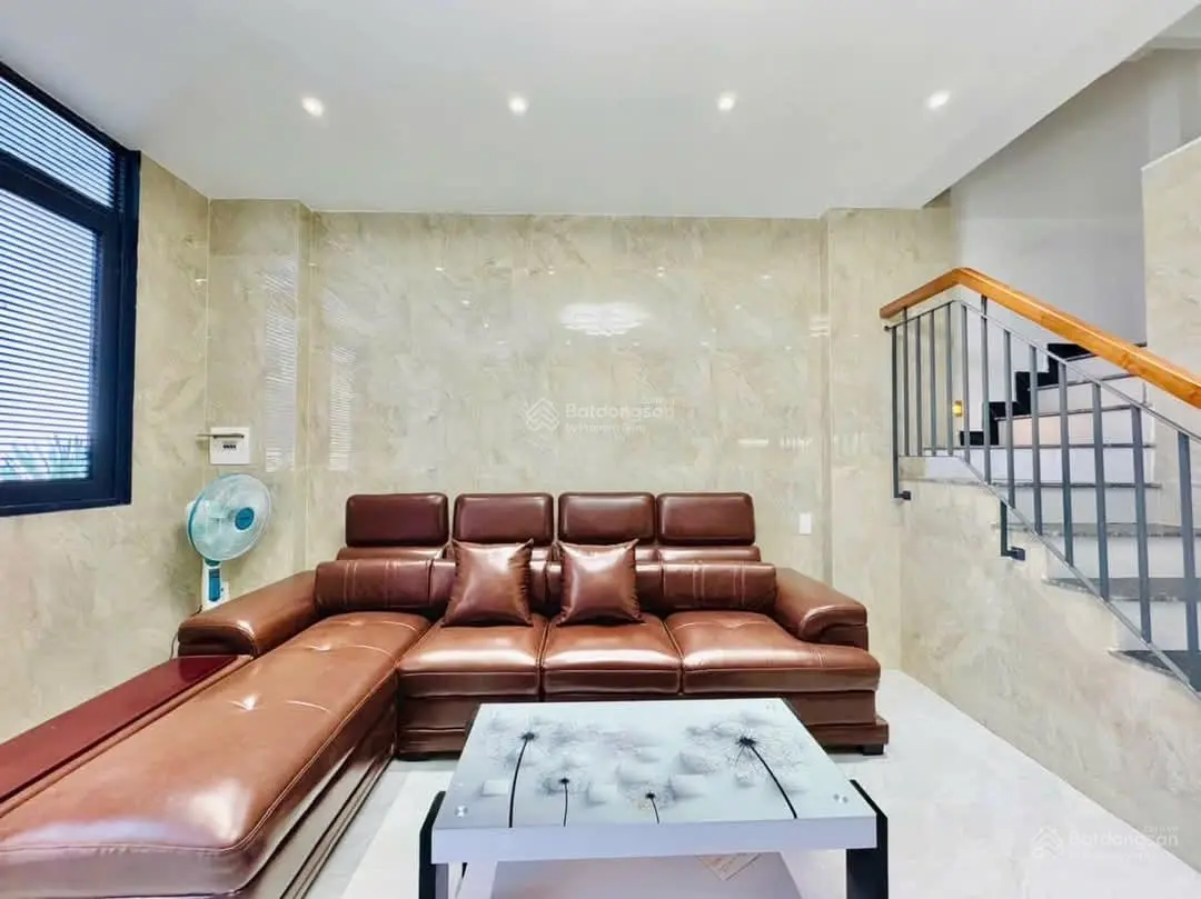 Chủ đi Canada bán GẤP.Nhà Yên Thế, P.2, Quận Tân Bình.DT 39,6m2.Giá 3ty050 còn TL,sổ riêng,Hẻm 6m