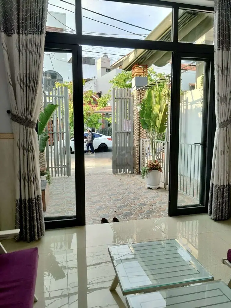 Bán nhà 3 tầng Nguyễn Đình Chiểu, Giá Rẻ, vừa ở vừa cho thuê