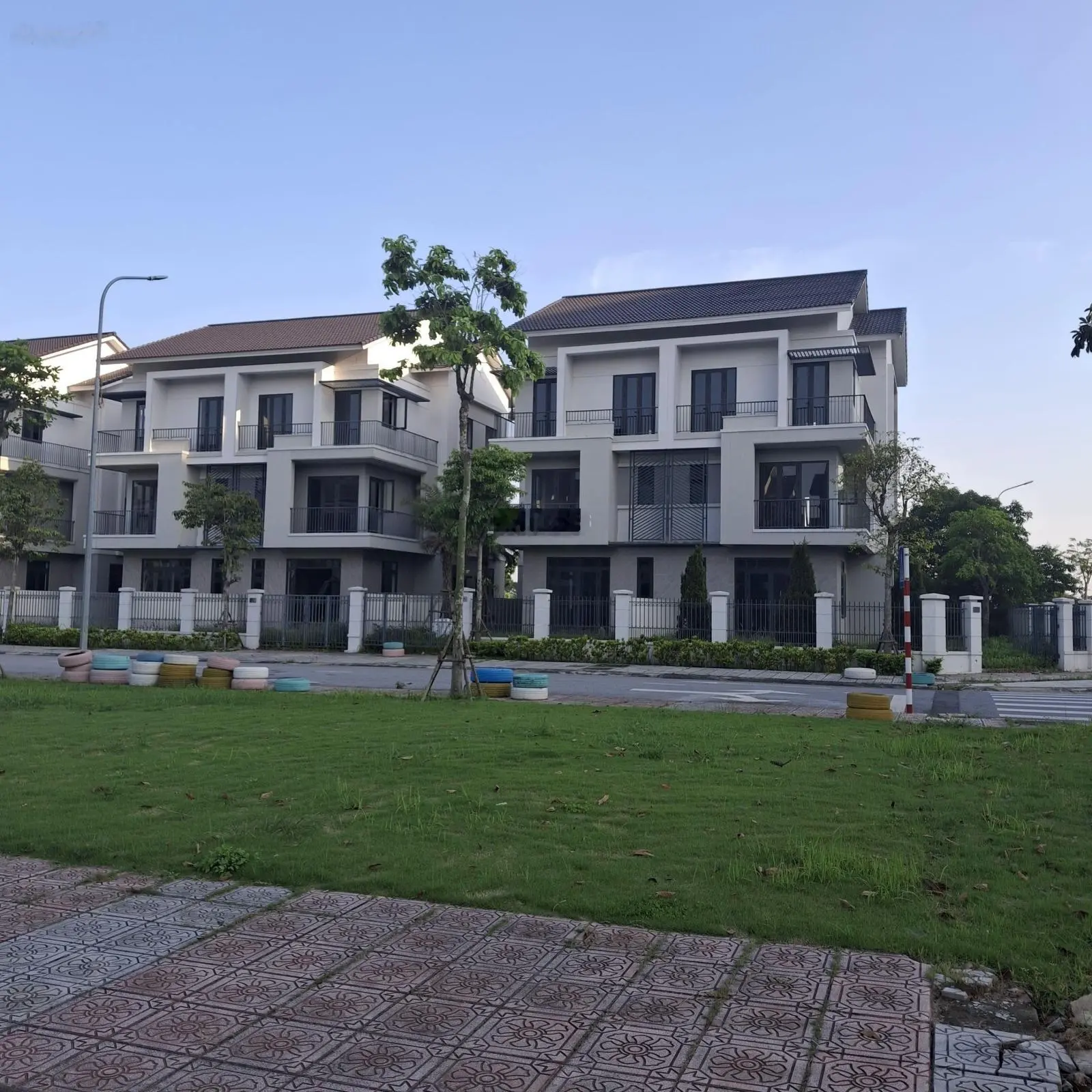 Centa riverside Vsip Bắc Ninh.Gà đẻ trứng vàng .lời ngay khi mua