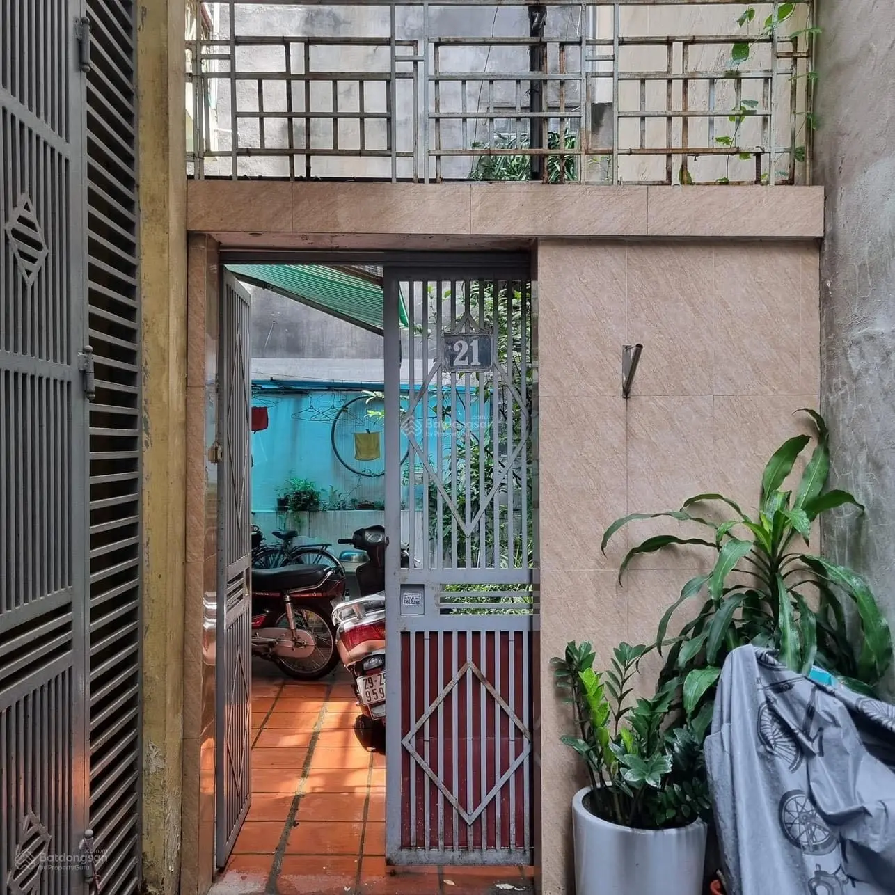 Bán nhà riêng ĐƯỜNG LÁNG -ĐỐNG ĐA - HÀ NỘI / DT: 58/ 75 m2 x 3 Tầng - MT: 5,1m / Giá : 5,7 Tỷ.