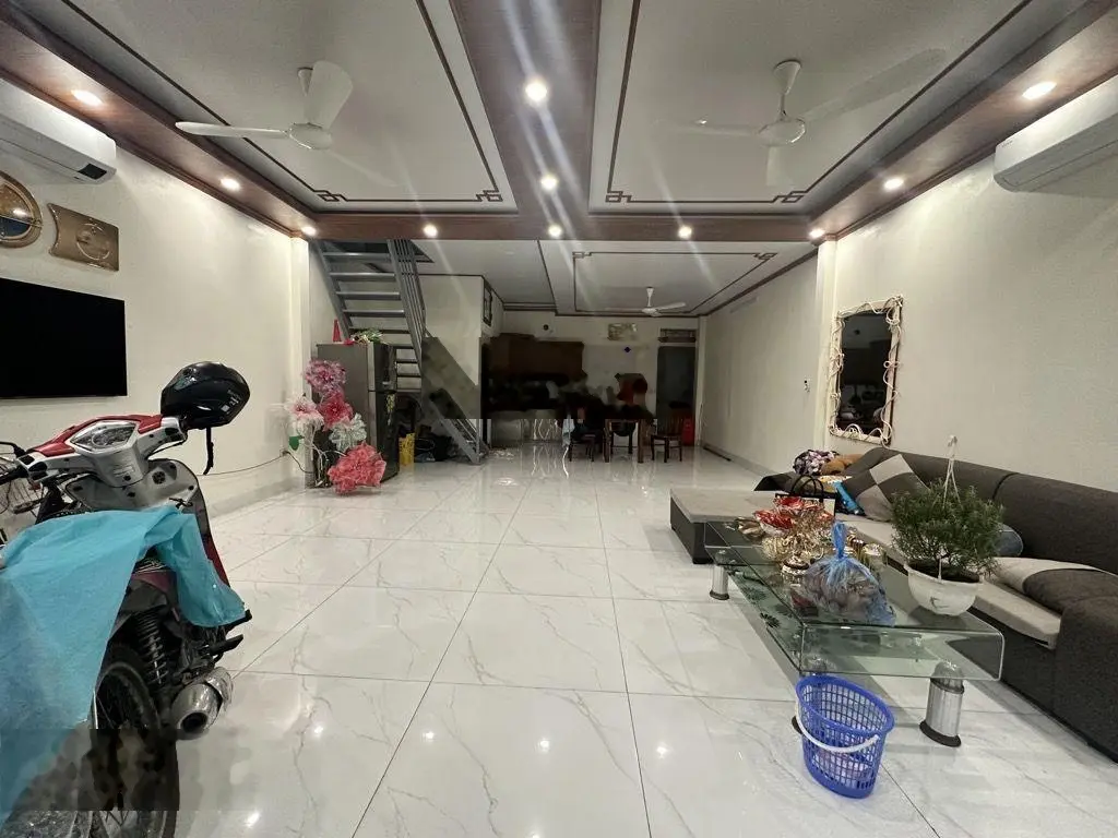 Nhà mặt phố Thạch Cầu, Long Biên, KD đỉnh, tương lai view KĐT sinh thái ven Sông Hồng