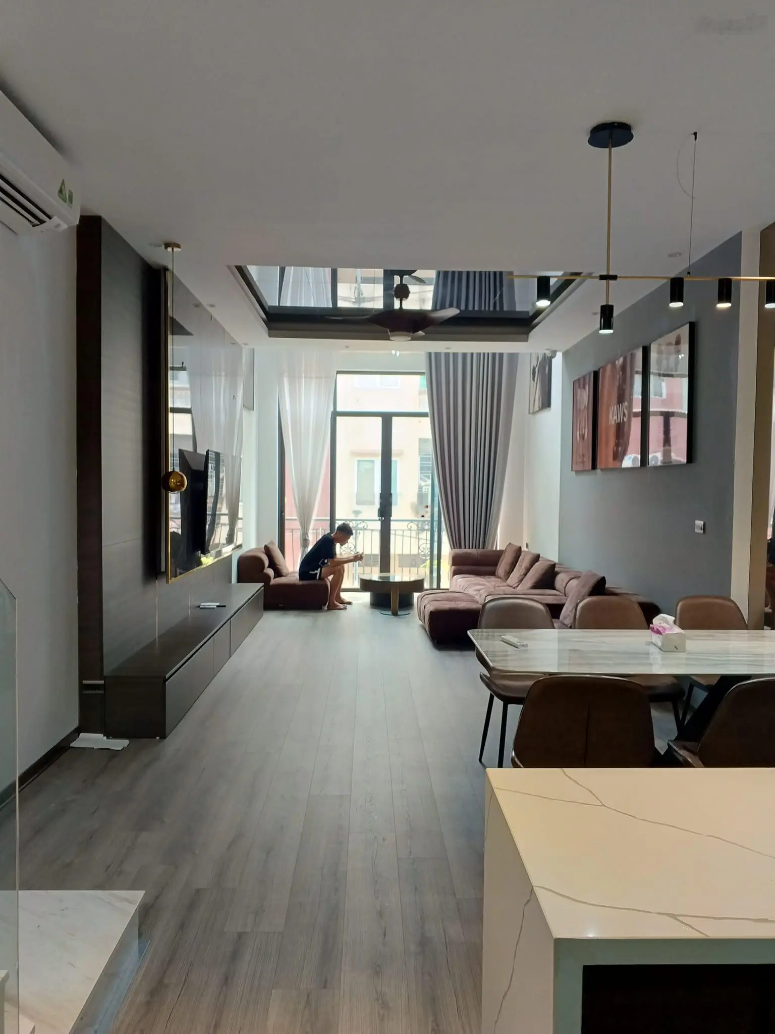Duy nhất 1 căn, lô góc ngã 4 phố Hoàng Quốc Việt - Phạm Văn Đồng 36m2 mặt tiền 6m 5 tầng 6.2 tỷ