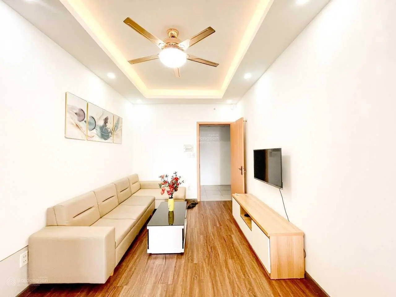 Bán gấp căn hộ 58,8m2 full nội thất 2 phòng ngủ giá chỉ 1.62 tỷ
