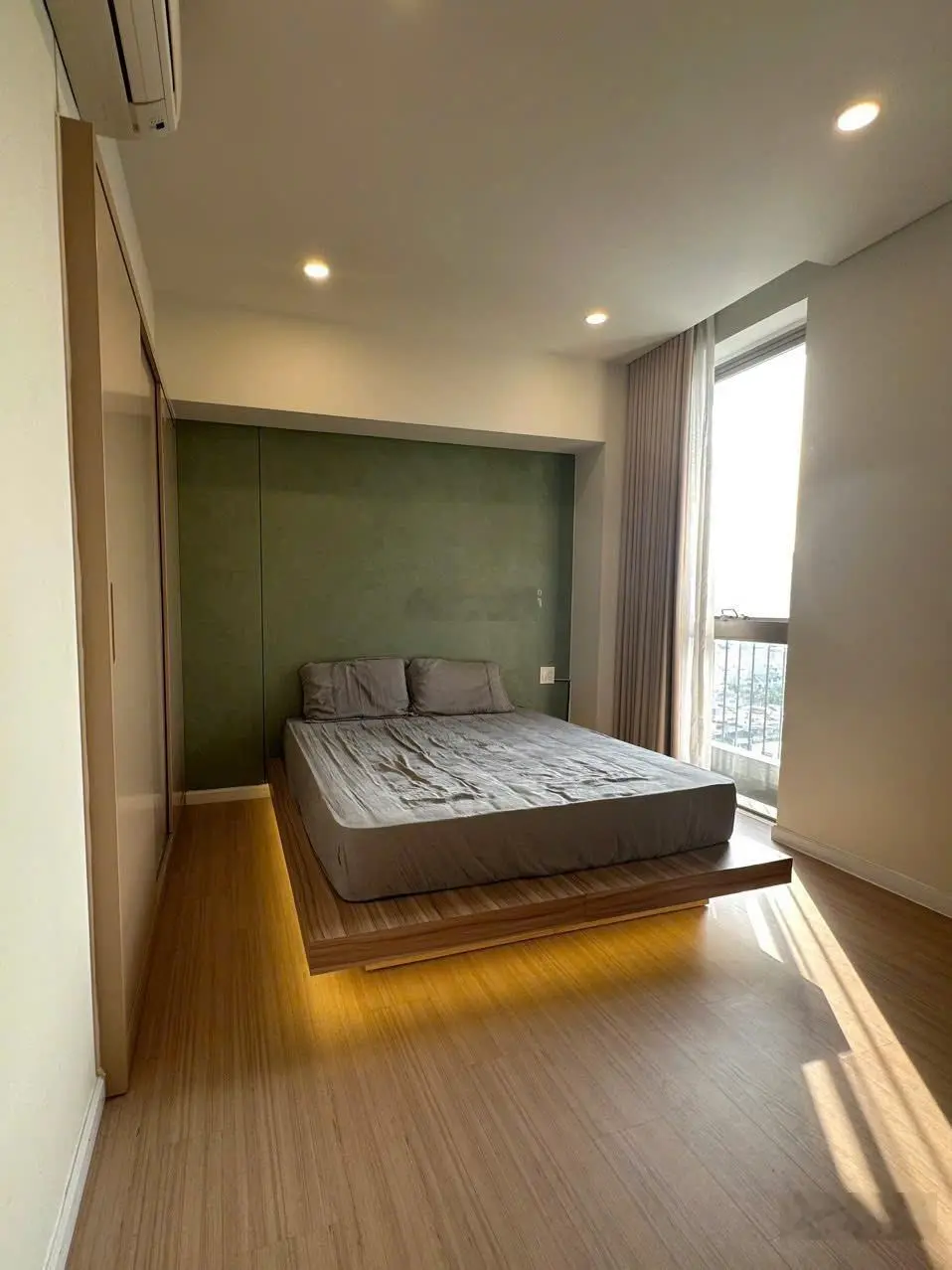 Cần bán căn hộ Waterina Suites 3PN, diện tích 155m2, full nội thất decor đẹp, giá 11,5 tỷ