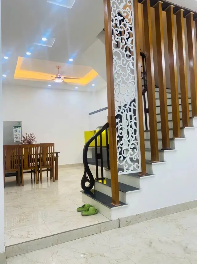Bán nhà Láng - DT 43m2 - 4 tầng - MT 4.5m - 10 tỷ