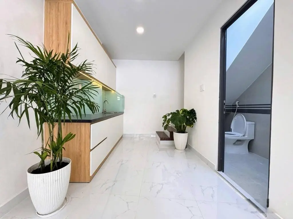 Gấp! bán nhà riêng 32m2 chỉ 3 tỷ tại đường d5, bình thạnh, 2pn, 2pt, có shr