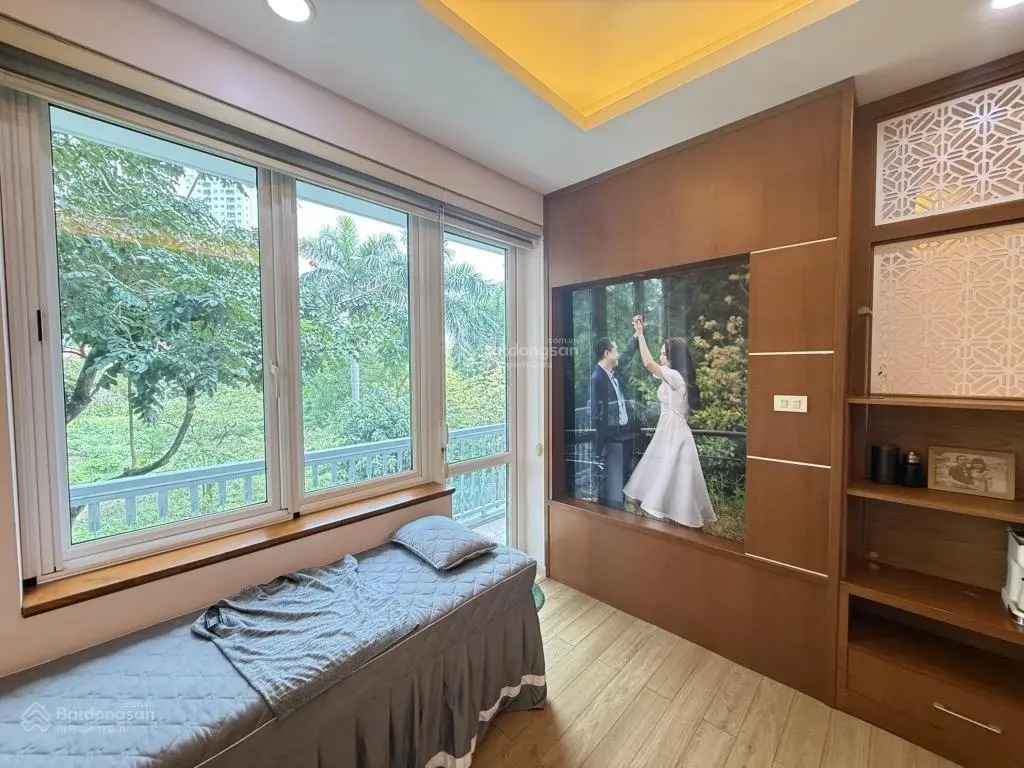 Biệt thự đơn lập, thiết kế hiện đại - thang máy nhập, kinh doanh, 62.5 tỷ, 179m2