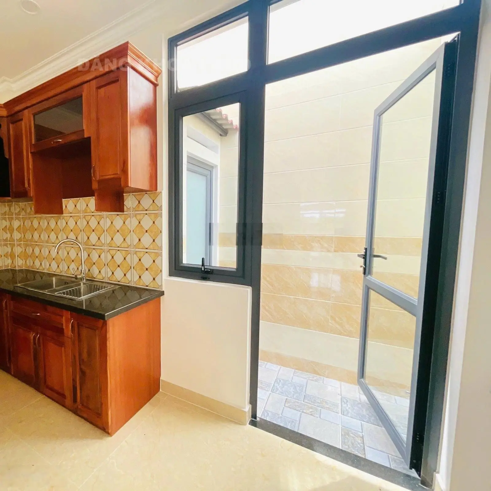 View sông thoáng mát Nhà 4 tầng cực mới QL13