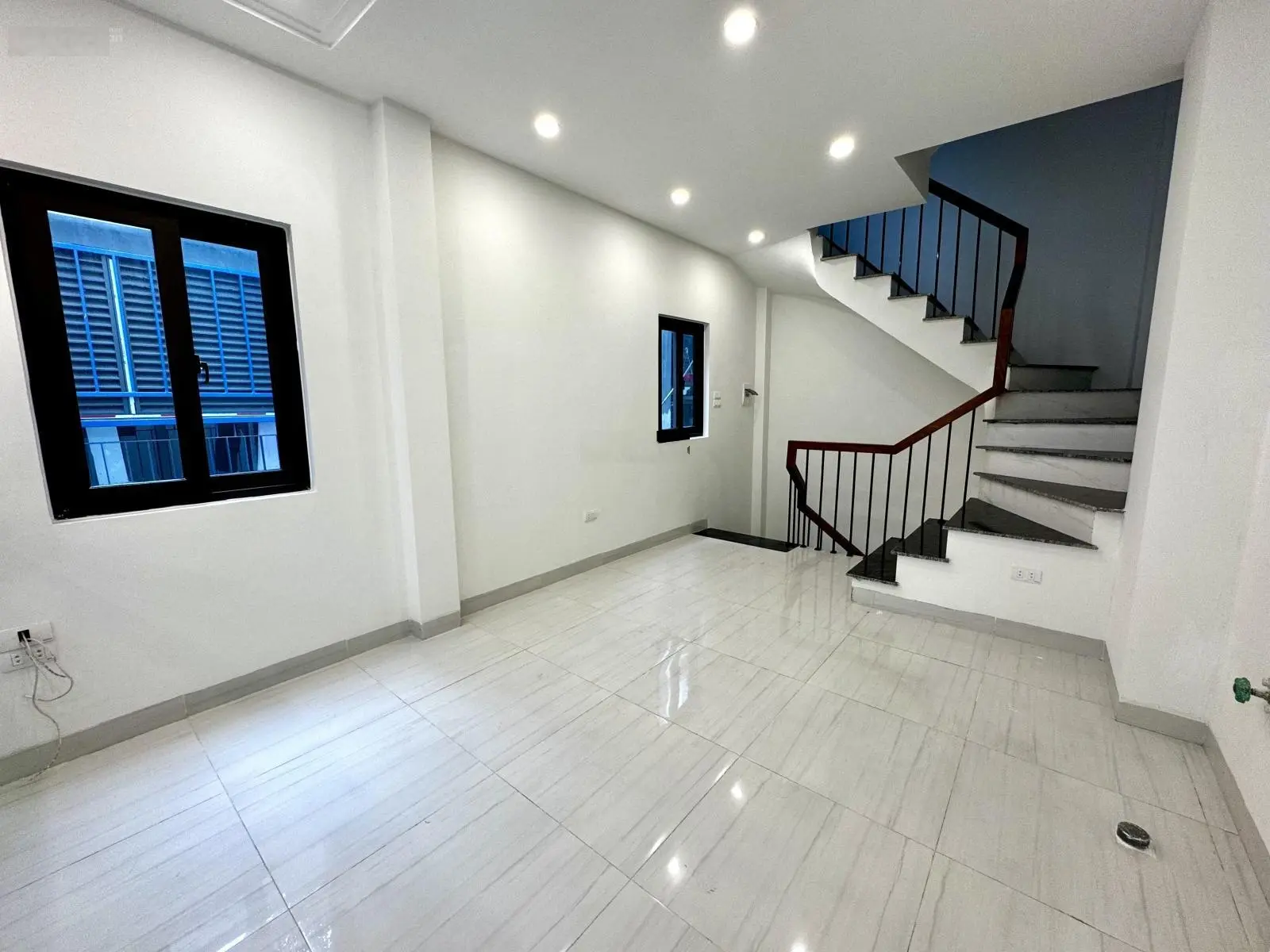 Cần bán nhanh,bán gấp,giá nào cũng bán - 1 căn duy nhất-lô góc-phố đàm quang trung,dt:32m2,xây 6t