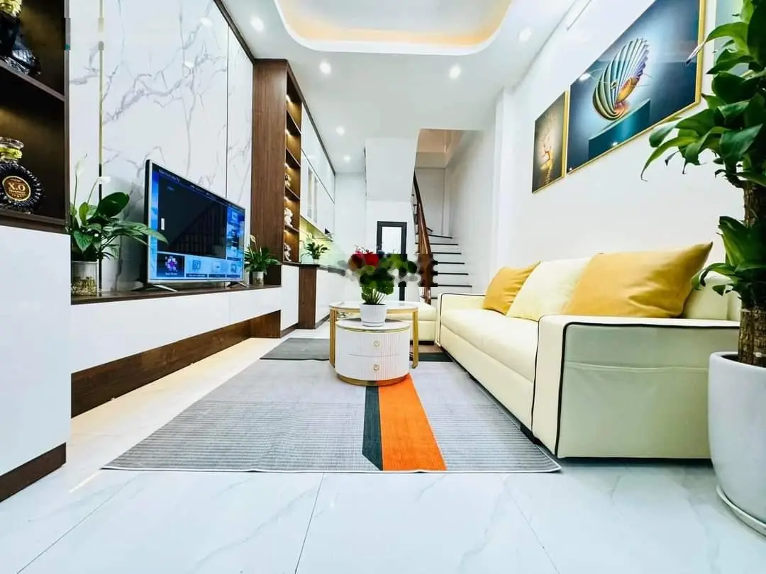 Bán Nhà 5 tầng phố Khương Trung, Thanh xuân, ngõ nông hơn 4 tỷ