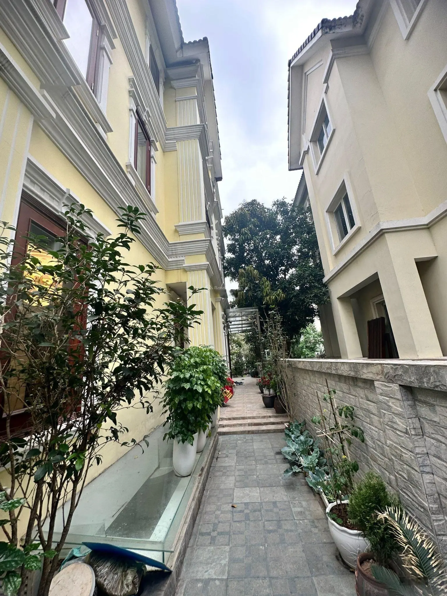 Bán song lập sông Hoa Sữa 1, 200 m2, Đông Nam, 6xtỷ Vinhomes Riverside, 0963 892 ***