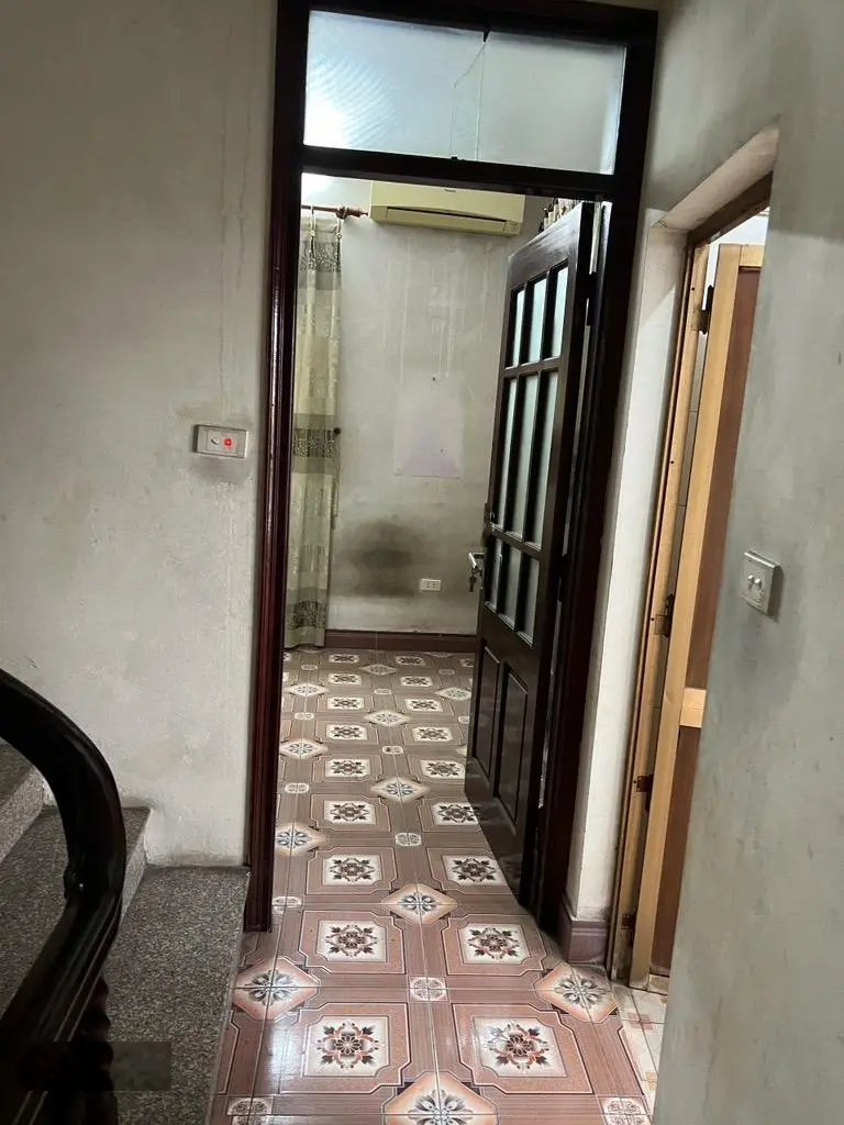 Bán nhà mặt phố Lý Sơn, mặt tiền rộng, vị trí đẹp,3 mặt thoáng, đường vỉa hè, container tránh nhau