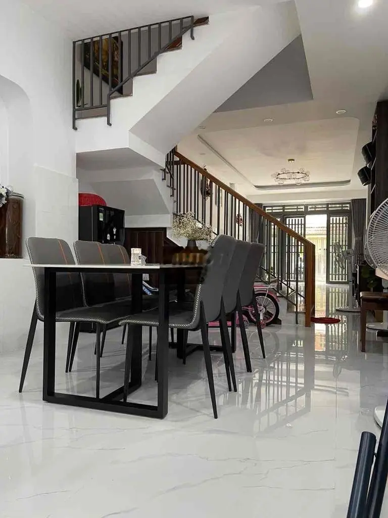 chủ nhà cần bán gấp nhà mặt tiền đường nội bộ tây thạnh.