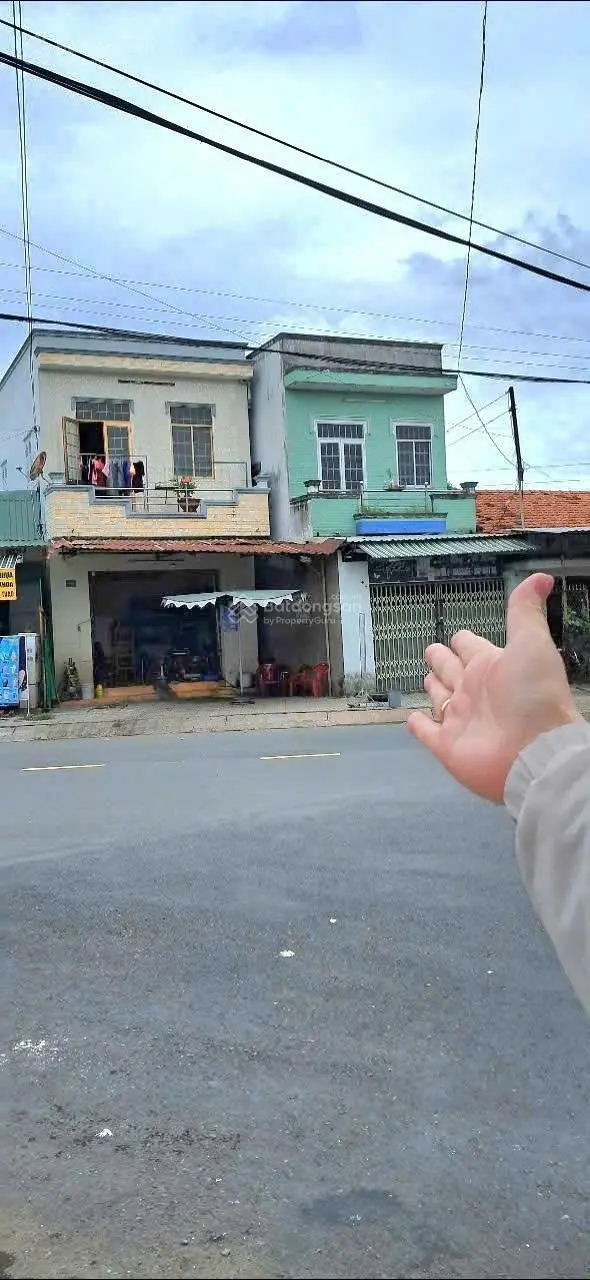 Bán nhà riêng tại TT Thủ Thừa, 37m2, đẹp, nhiều tiện ích, Chính chủ