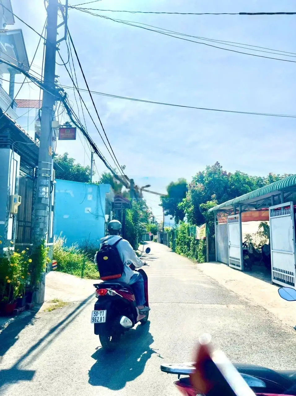 Bán nhà thị trấn Hóc Môn 4mx11m trệt lầu mới đẹp đường bê tông 7m giá 3 ty 380tr oshr bao sang tên