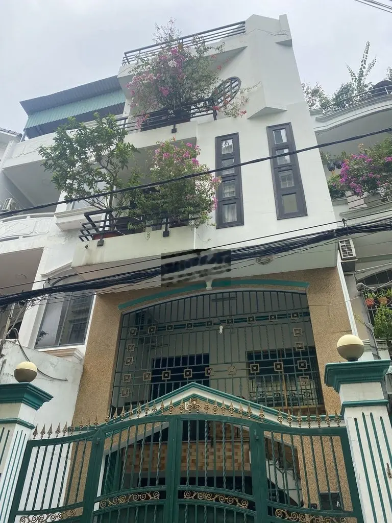 Bán nhà Ngay Chợ căn cứ P6 kc 3L DT 5*16 Sát MT