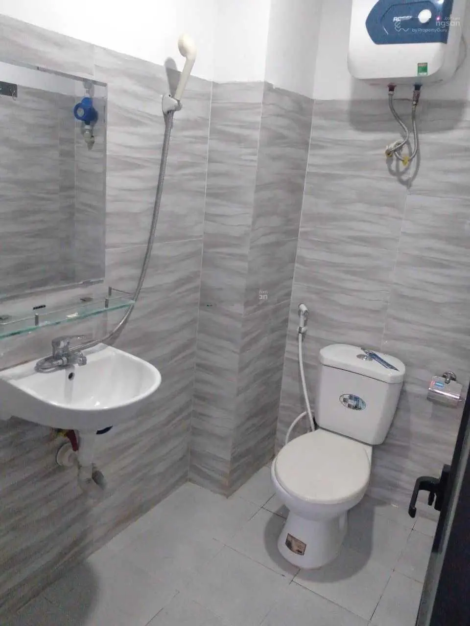 Bán nhà mặt phố cổ quận Hoàn Kiếm Hà Nội DT 38m 4 tầng MT 4m giá 14,8 tỷ vị trí đẹp sầm uất nhất