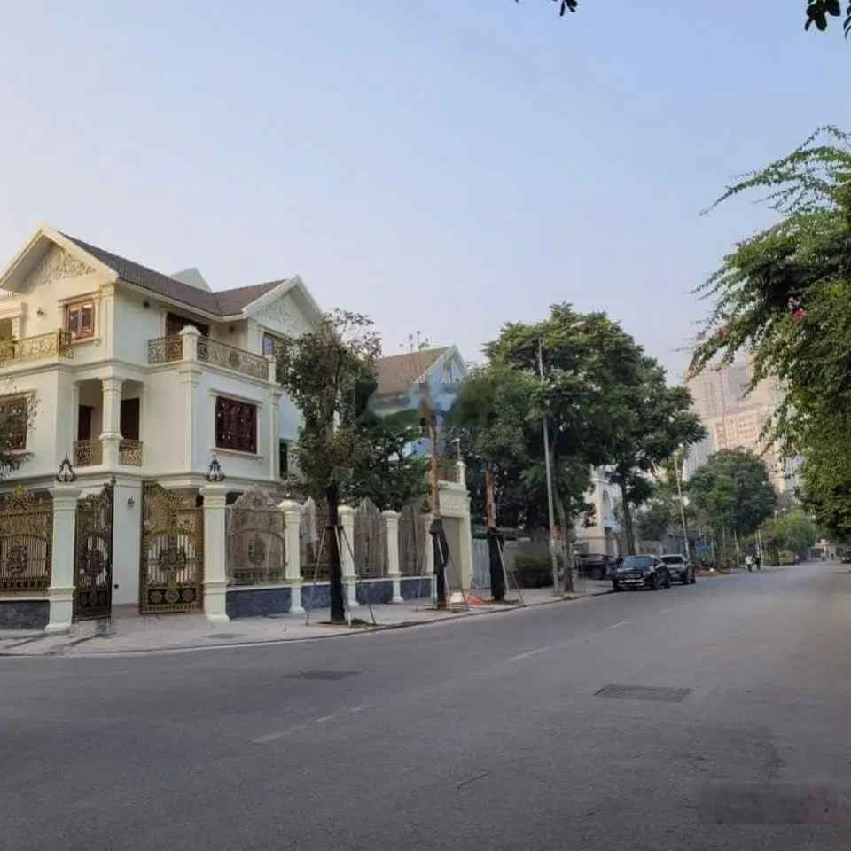 Bán biệt thự kđt Văn Phú, Hà Đông, Giá 47 tỷ, DT 200m2, MT 10m, VIEW công viên