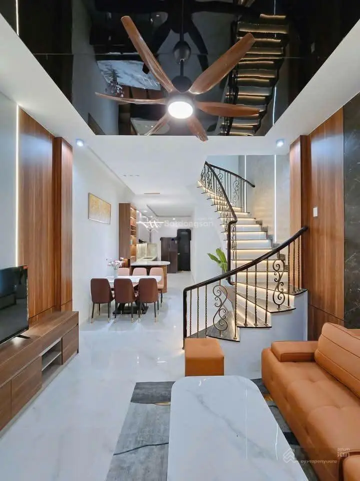 Định cư úc cần bán nhà bà hạt, quận 10-giá:3.2tỷ/76.8m2(4.8x16m). sổ sẵn. đang cho thuê 24 triệu