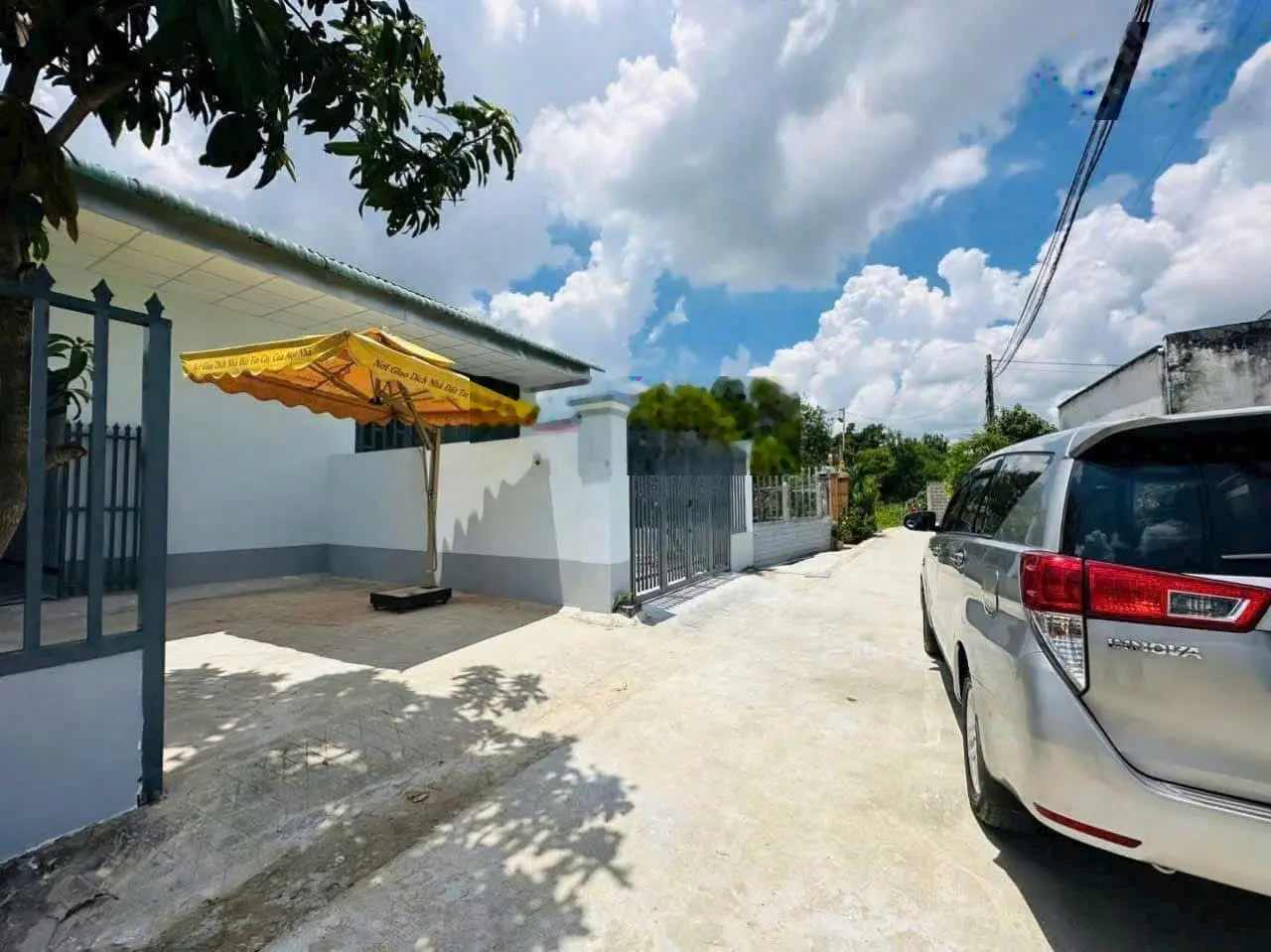 Nhà đẹp giá rẻ gần chợ mỹ hạnh nam