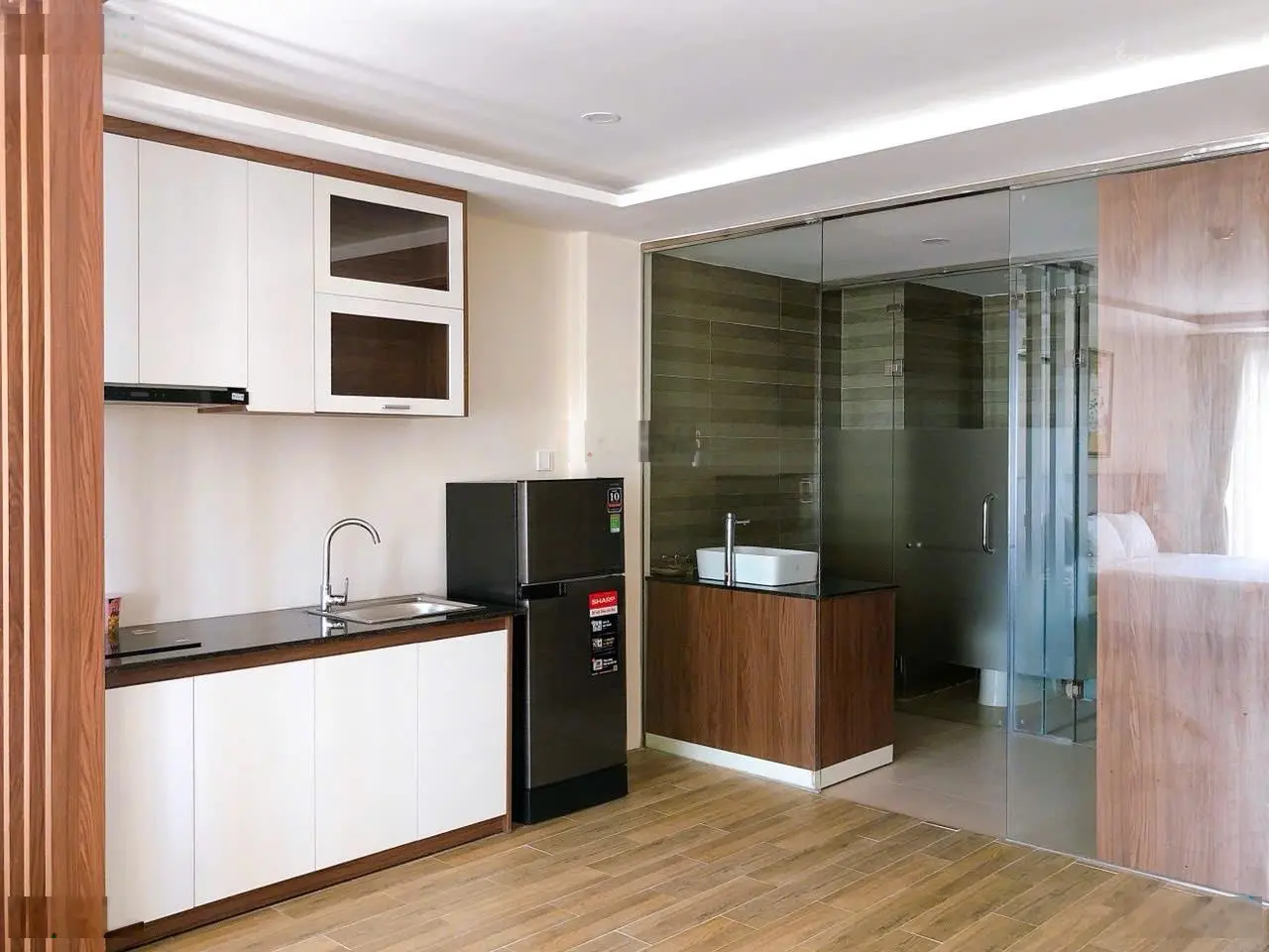 Bán khách sạn trung tâm TP. Nha Trang, 104m2 đất, 10 tầng nổi & 1 bán hầm, giá 32 tỷ đồng