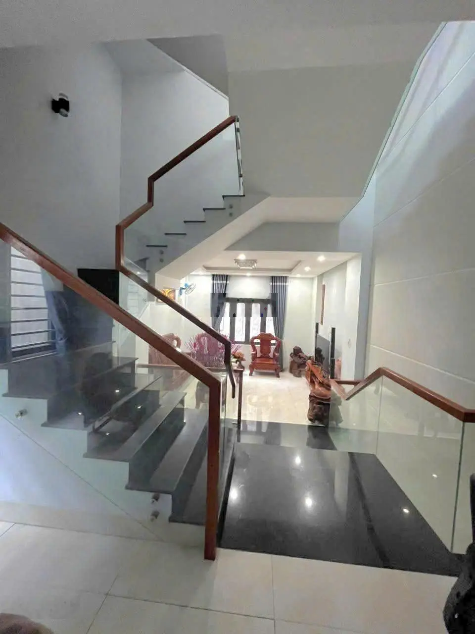 Bán nhà đẹp 3,5 tầng sát biển đường 5m5 khu phố Tây An Thượng, gần Hoàng Kế Viêm, Ngũ Hành Sơn