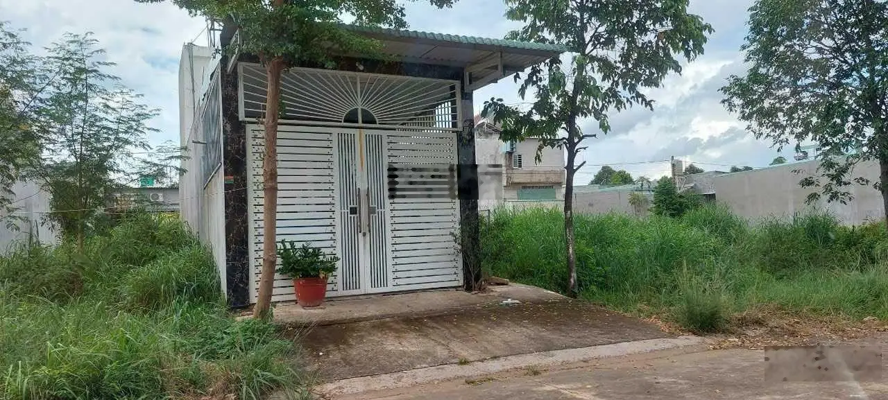Bán nhà 1 trệt 1 lầu bằng giá đất 5x30 chỉ đưa trước 600Tr gần chợ, dân đông, SHR