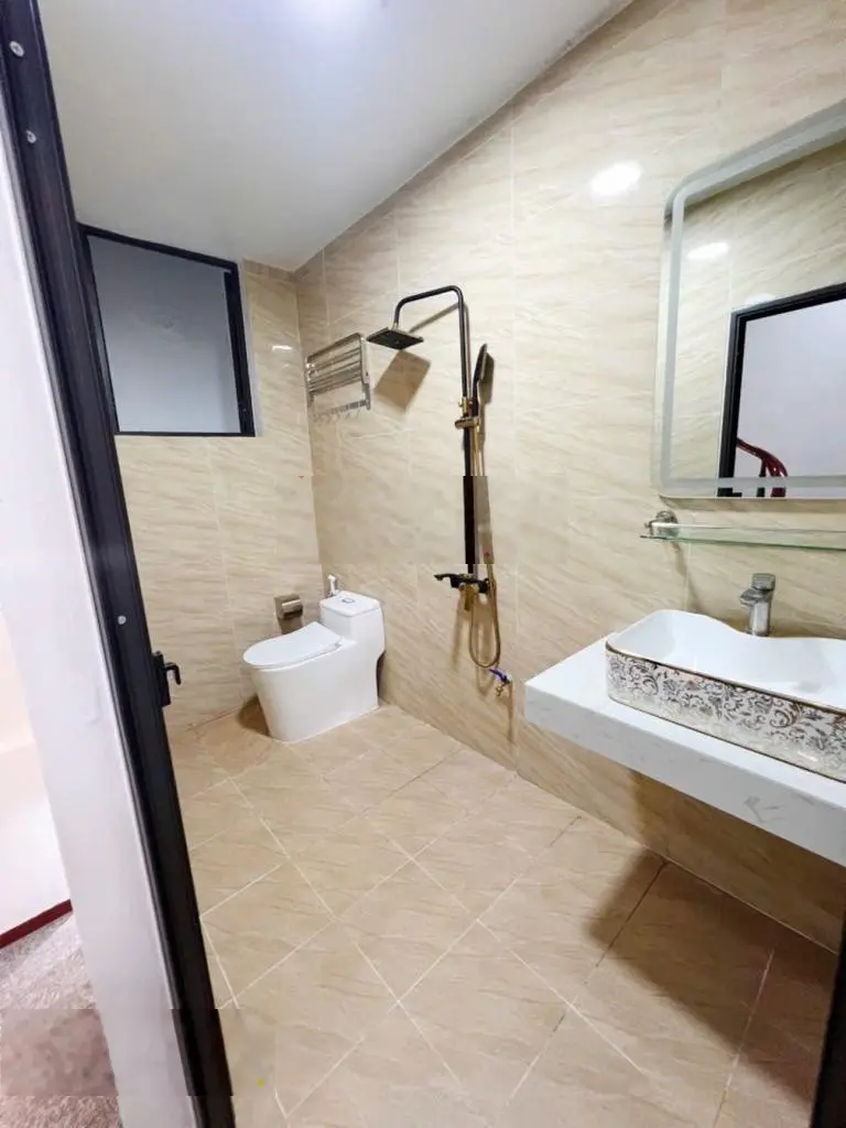 Cổ Nhuế - 35m2 x 5 tầng - Ô tô 7 chỗ đỗ cửa - Lô góc - Ngõ thông - Kinh doanh.