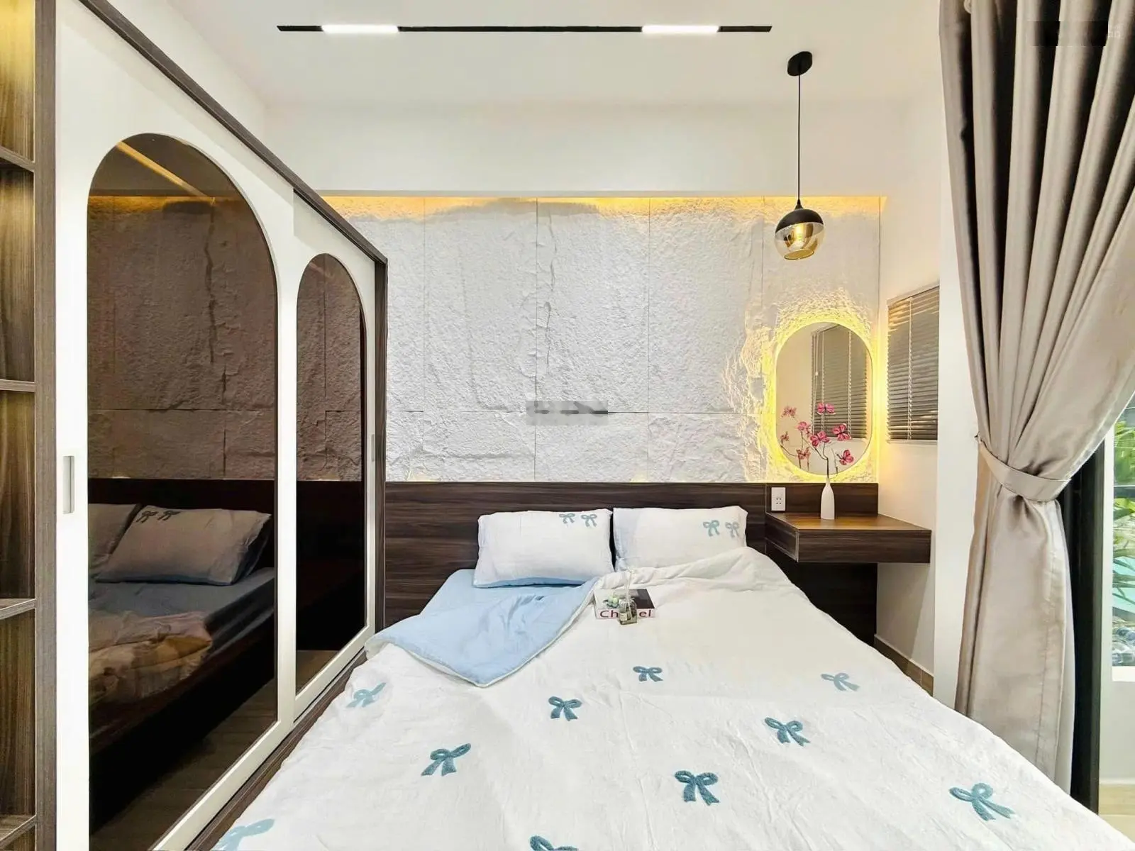 Giá 4 tỷ 950. bán gấp nhà, q3. hẻm oto. hđ thuê 20tr/th. nhanh tay lh 0784 813 ***