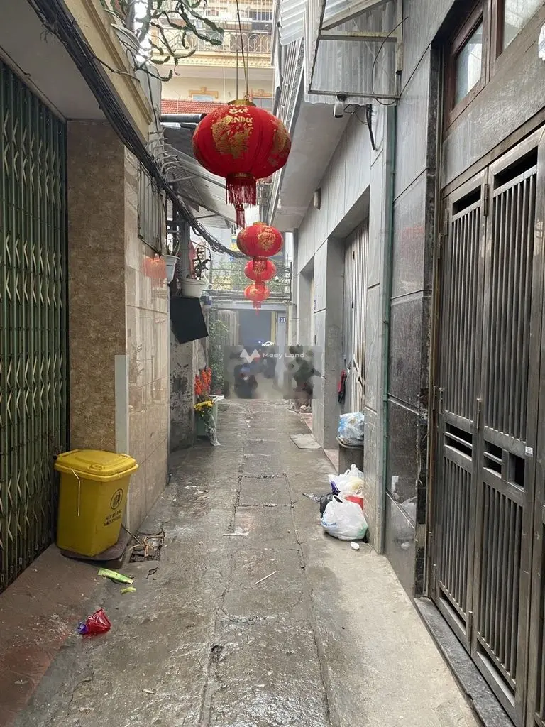 Tôi cần bán nhà, 38m2, sổ đỏ, mt 4,5m trong ngõ 236 Đại Từ.