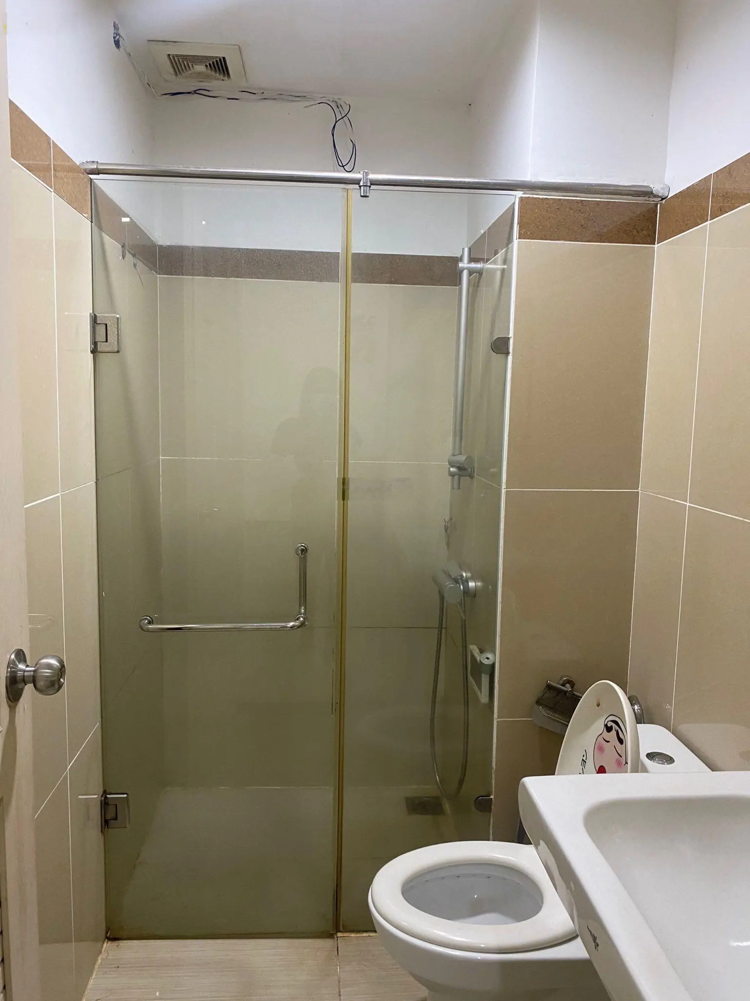 Bán căn 67m2 (2PN - 2WC) kèm nội thất tại Era Town, đường 15B, Phú Mỹ. Giá 1,580 tỷ. LH 0966 733 ***