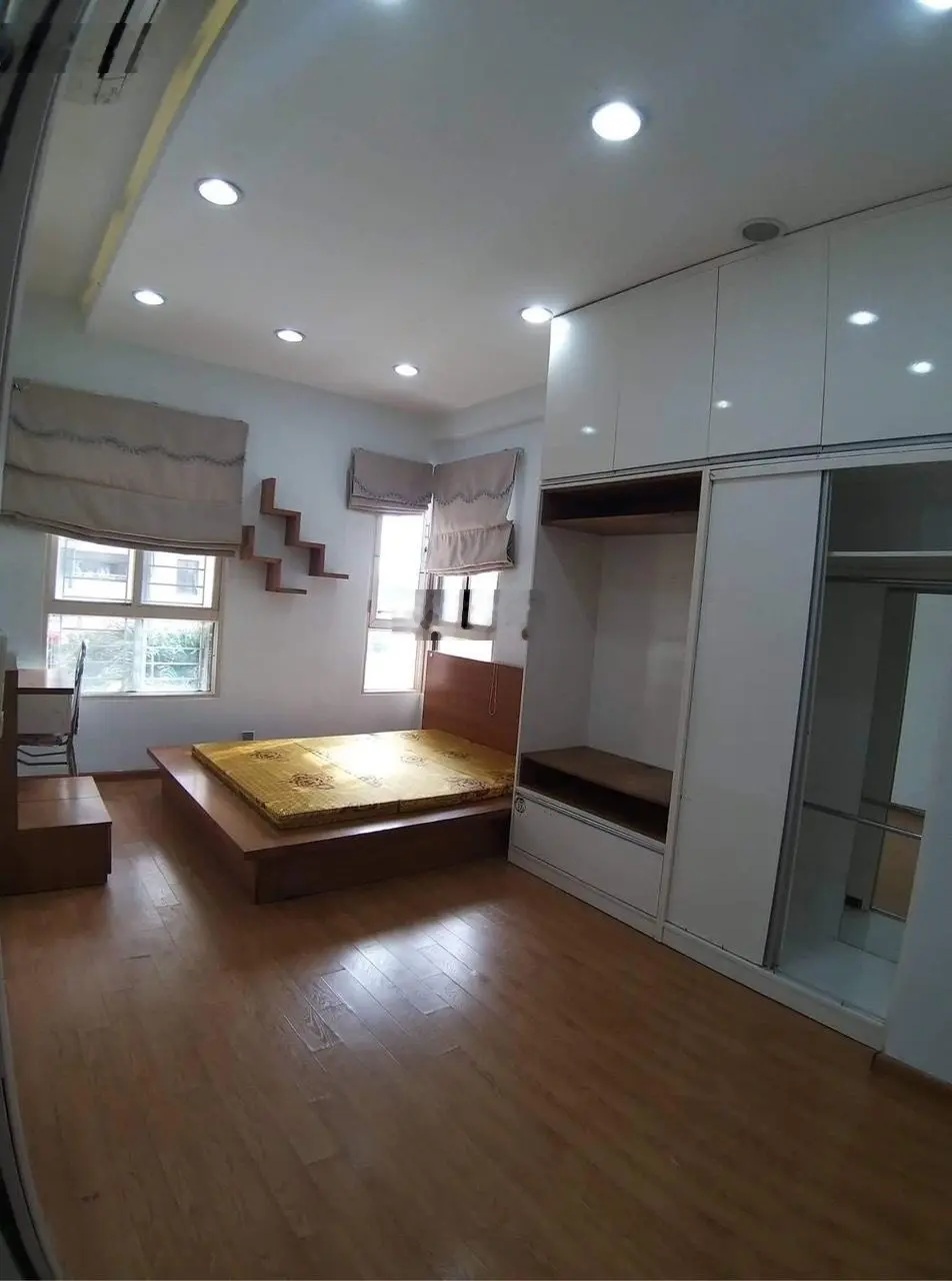 Cần bán căn hộ Era Town 97m2 - 3PN - Q7 chỉ 1,980 tỷ tặng ít nội thất cơ bản, đang có hợp đồng thuê