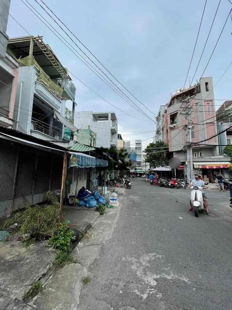 Mặt tiền Lê