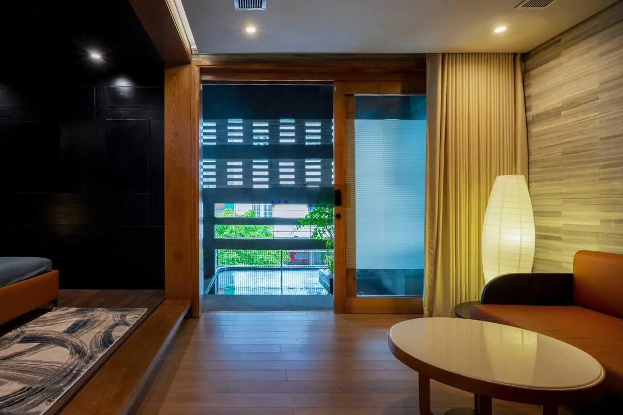 Biệt thự Nguyễn Văn Trỗi - DT: 10.4x21.5m CN: 226m2 - giá chỉ 25 tỷ (~120 tr/m2)
