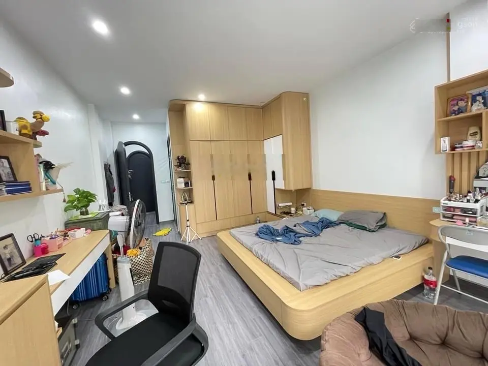 Bồ Đề , sân vườn , nhà 2 mặt ngõ to, oto vào nhà