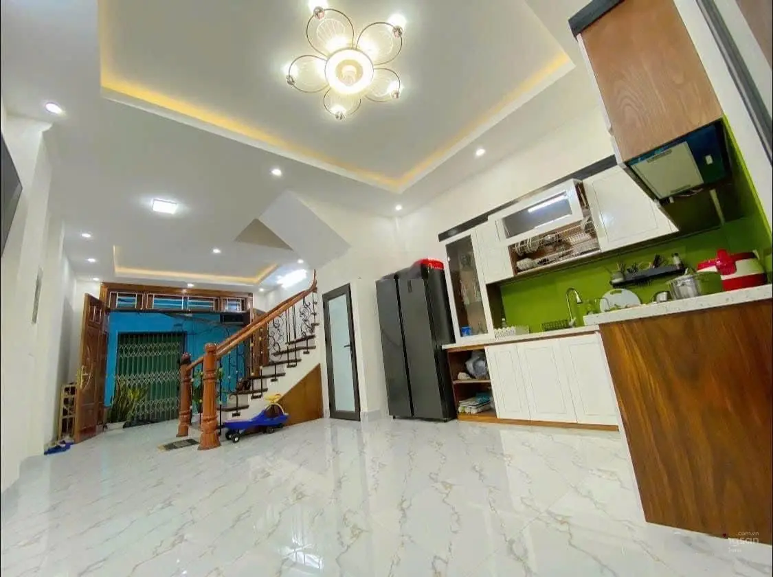 Bán nhà Hoàng Cầu Đống Đa DT 60m2 4 tầng ga ra ô tô 3 bứớc ra phố, giá chào bán 16 tỷ