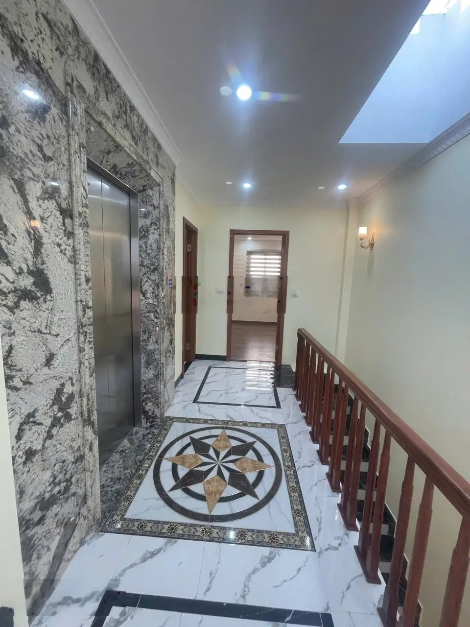 Bán nhà Thạch Bàn 86m2 x 6 tầng, thang máy x 5m mặt tiền đường thông ô tô tránh, kinh doanh