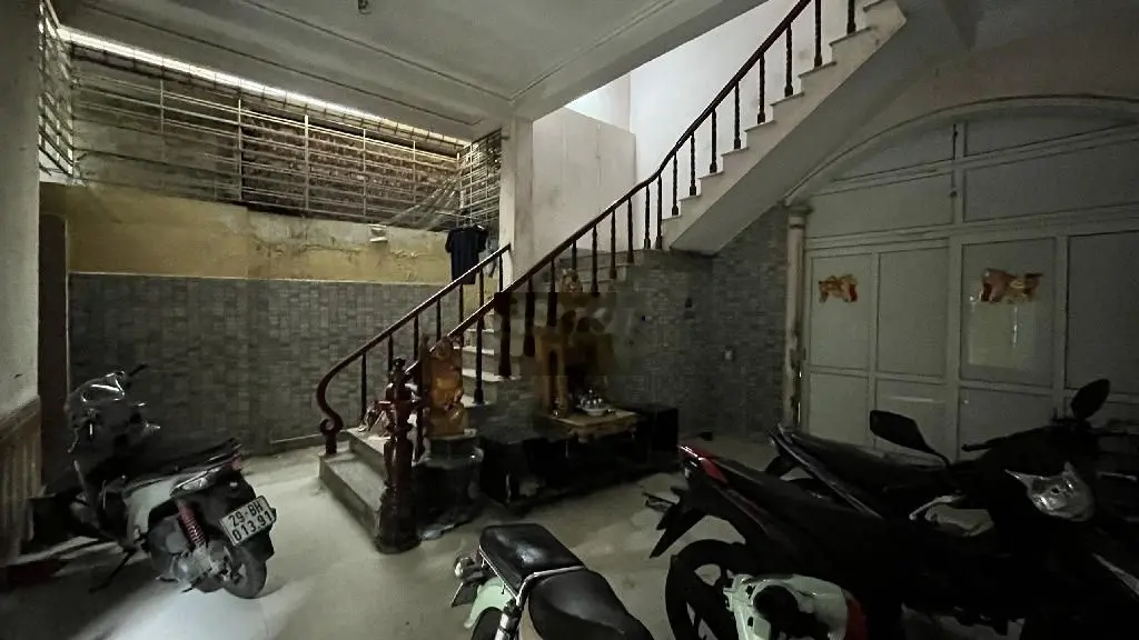 Bán nhà 4 tầng tại Ngõ 22 đường Lương Khánh Thiện, Hoàng Mai. Diện tích 70m2, giá 9,6 tỷ