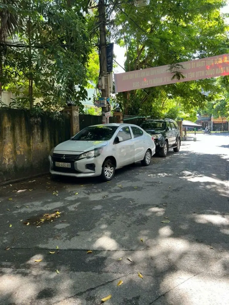 Bán nhà phố Nguyễn Văn Huyên, Gara, 2 thoáng, 70m2, MT4m 19.8 tỷ