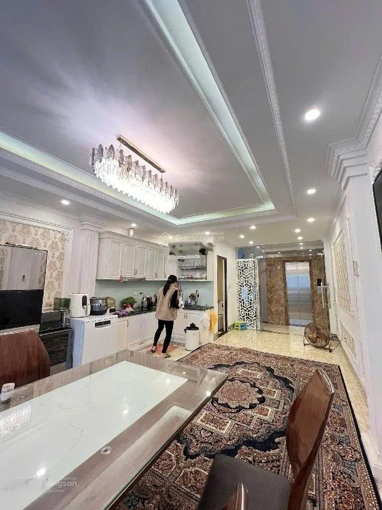 Bán nhà dân xây đường thái hà, đống đa. sổ hoa hậu - 2 view thoáng vĩnh viễn - oto vào nhà, sát phố