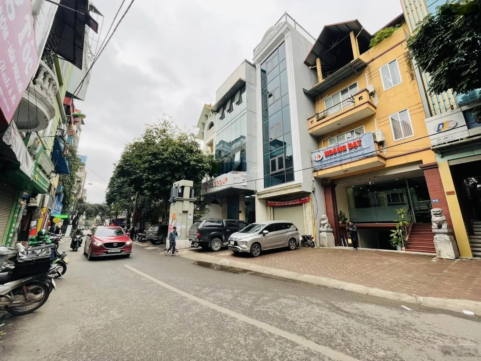 Bán nhà Hoàng Ngân: Gần phố - Kinh doanh văn phòng - ở thích 11.2 tỷ