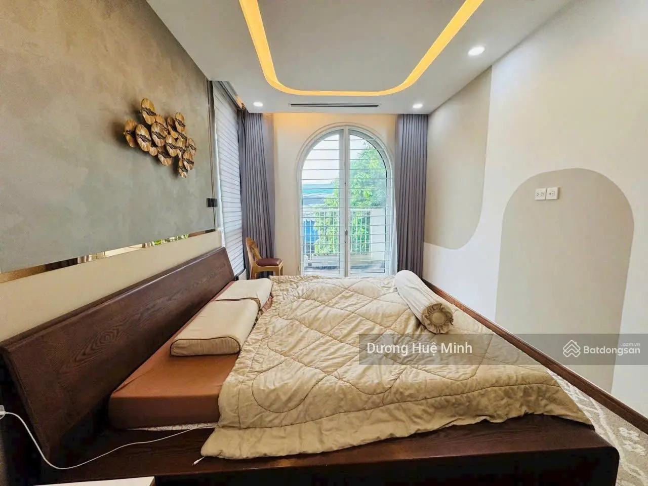 Bán biệt thự mặt tiền đường P. Linh Chiểu đối diện VinCom Thủ Đức, hoàn công đủ, nội thất cao cấp