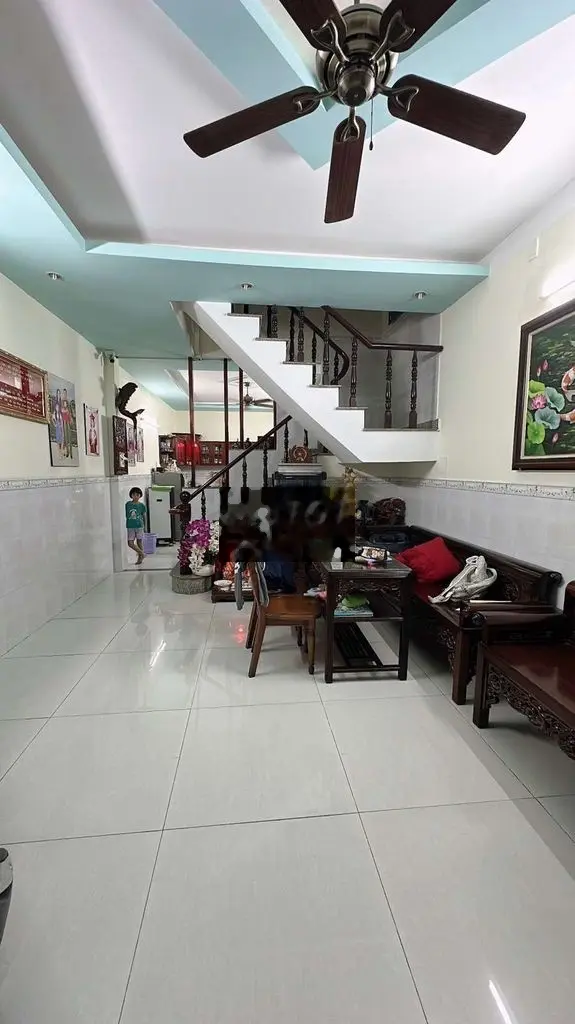 Bán nhà Tân Bình hẻm ô tô đến cửa 75m2 2 tầng 5.9 tỉ TL