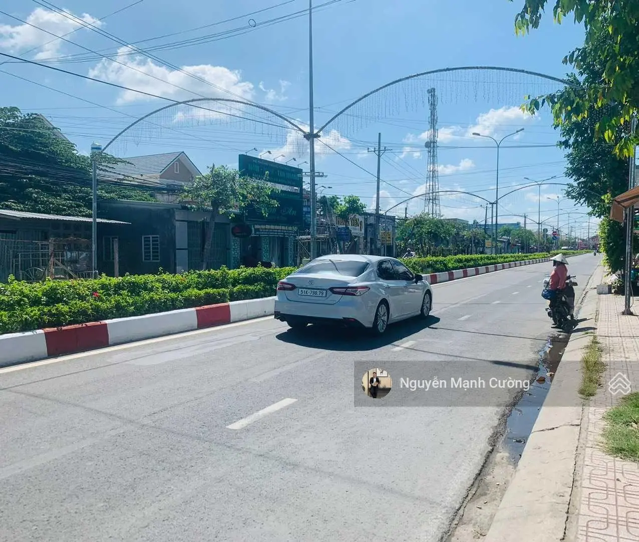 Bán 191m2 cực đẹp MT 835, ngay Trung tâm Cần Giuộc, Kinh doanh tấp nập, Giá cực tốt